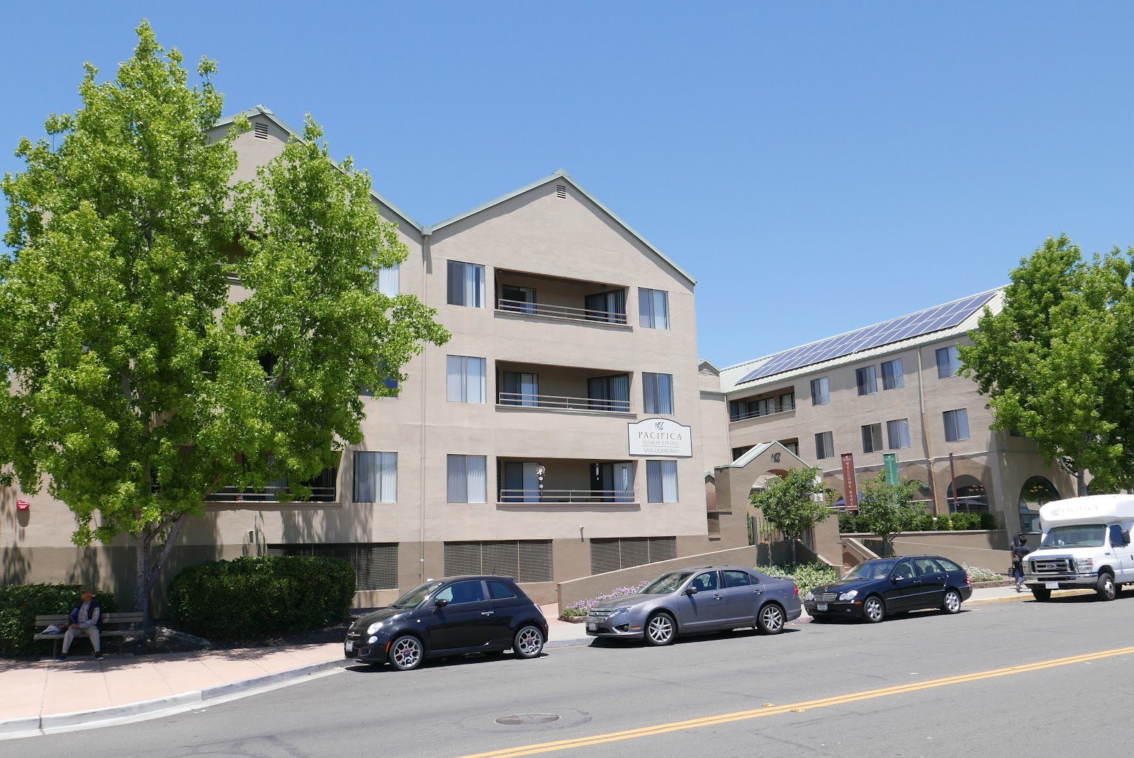 San Leandro Senior Living