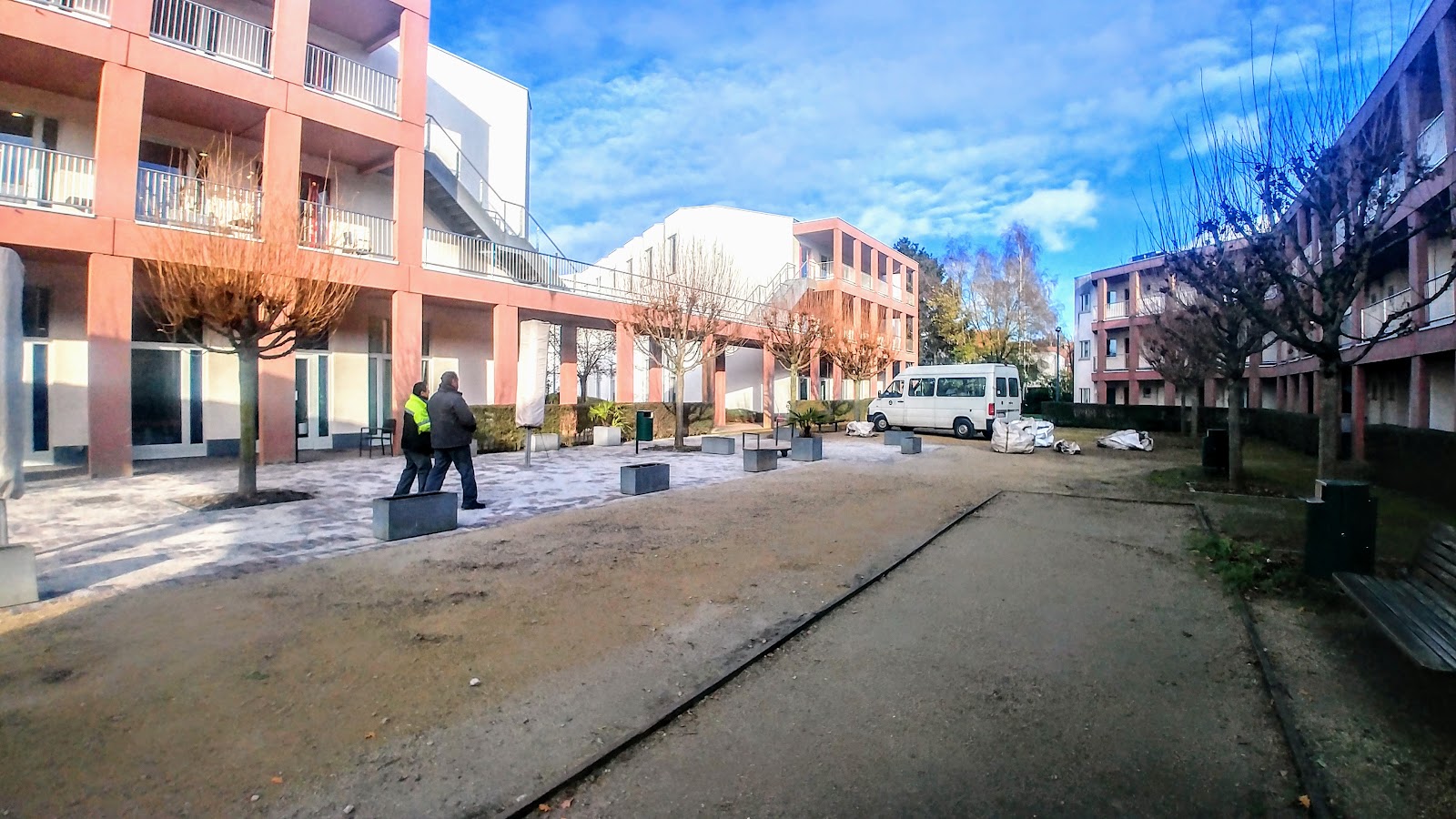 Les Eglantines