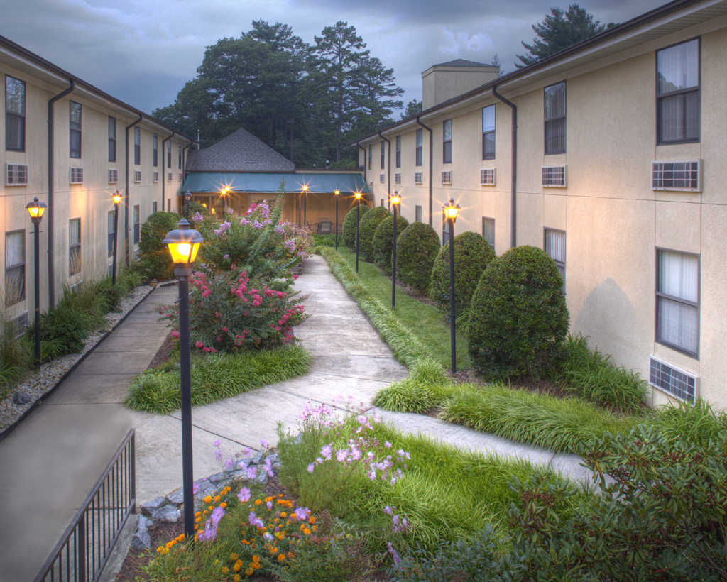 The Laurels of Summit Ridge
