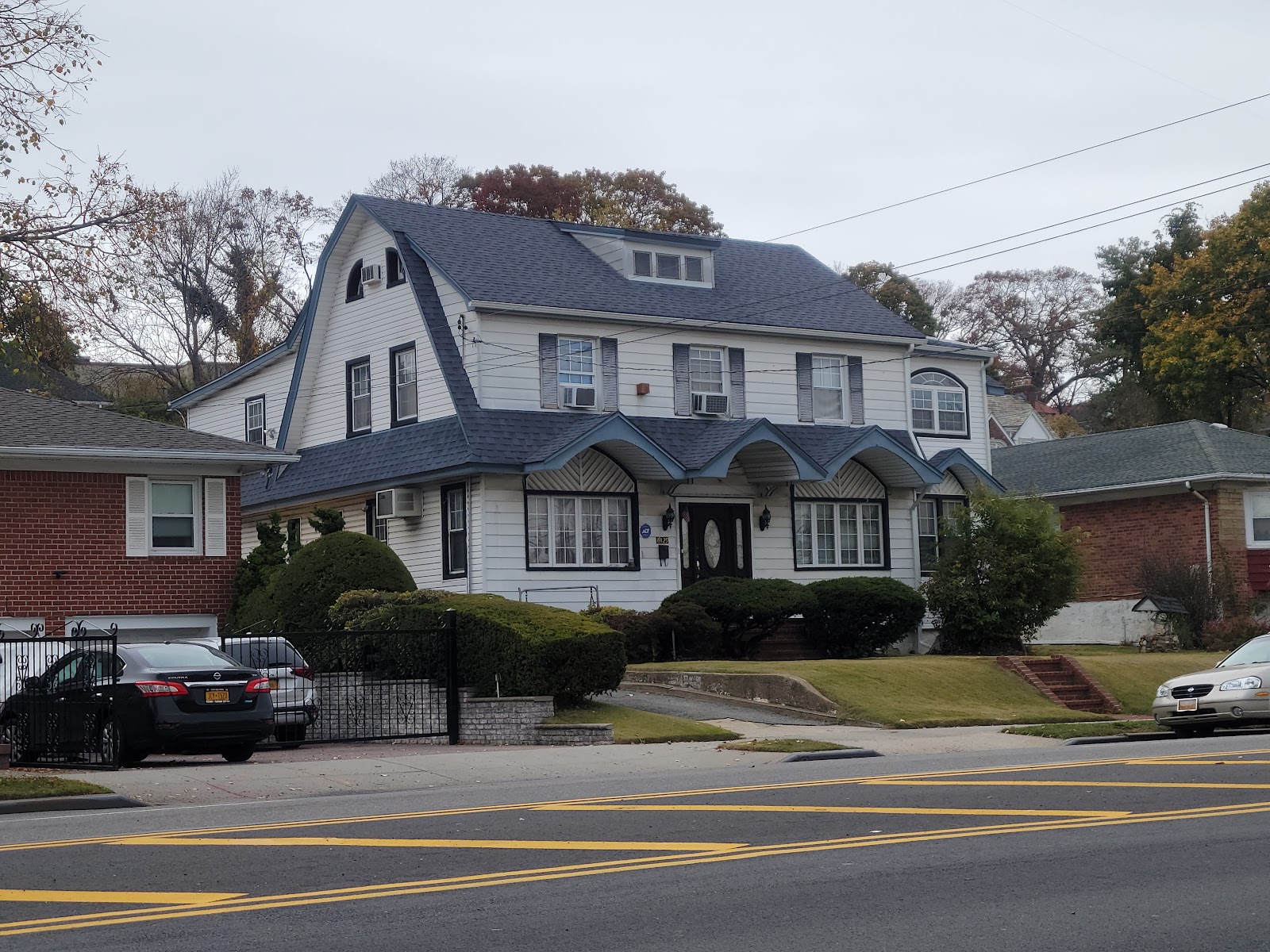 Hollis Park Manor