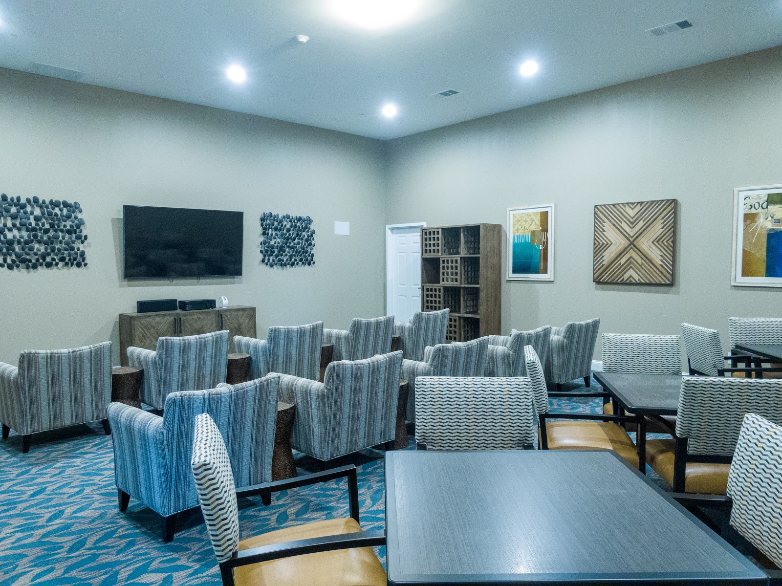 Manor Lake Assisted Living & Memory Care - Hiram