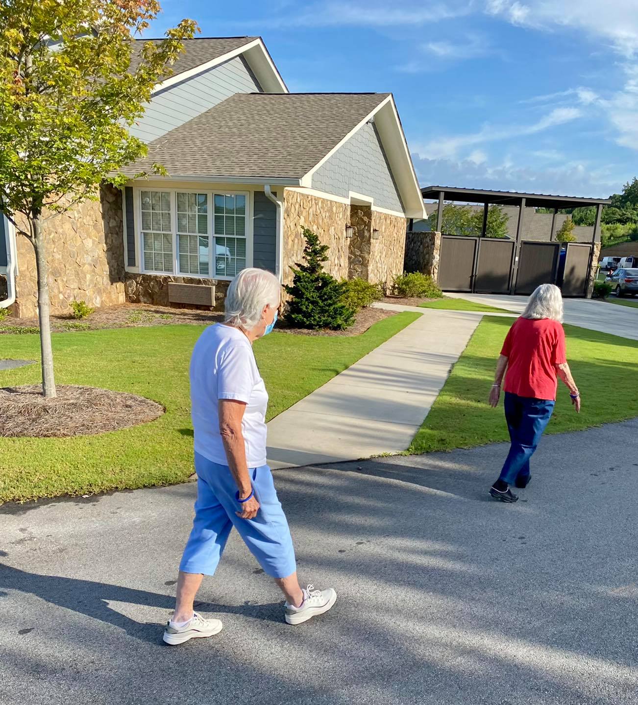 Manor Lake Assisted Living & Memory Care - Hiram