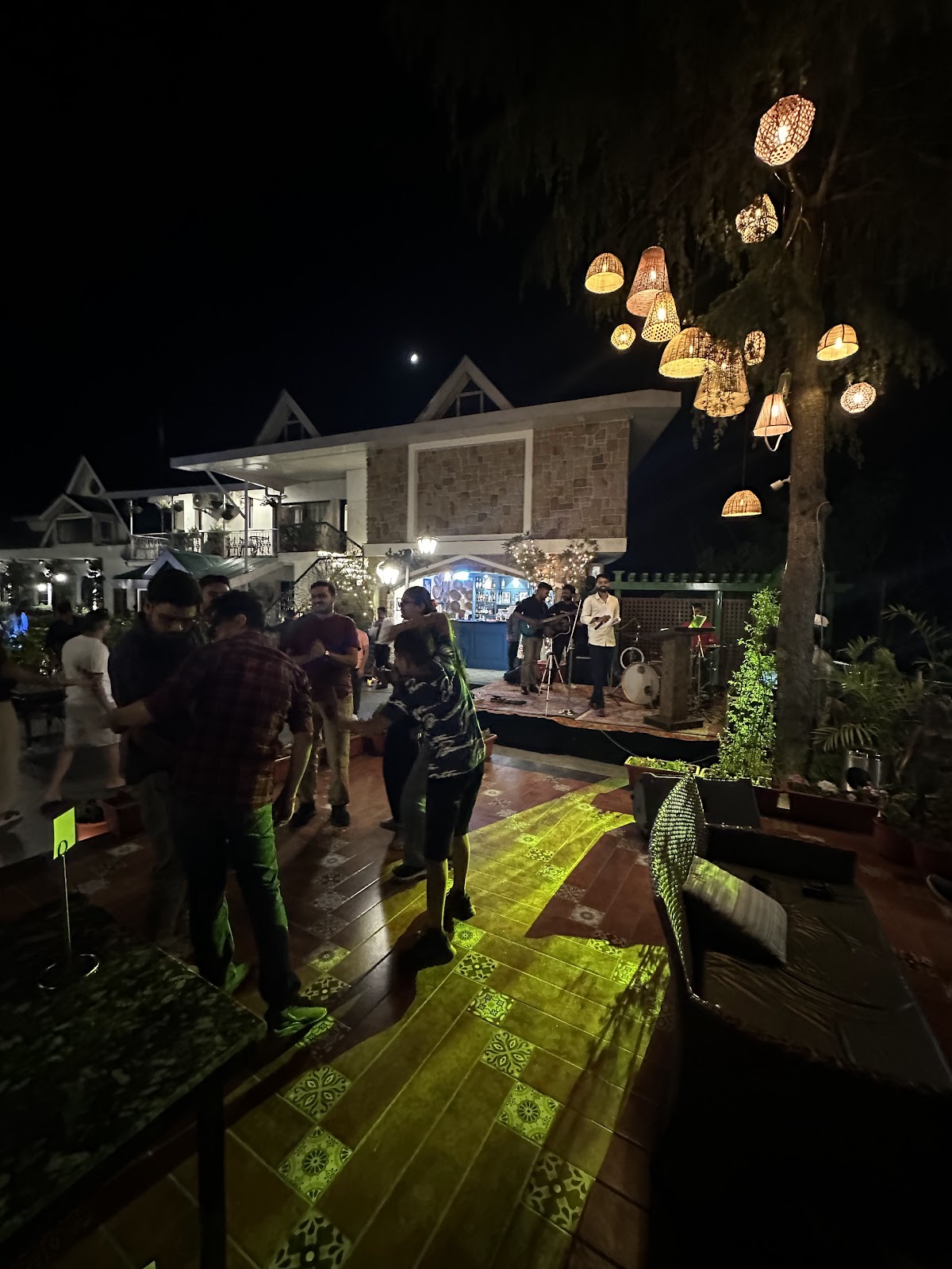 Tipsy Yake A Rooftop Bar & Grill @ Hotel Mount View