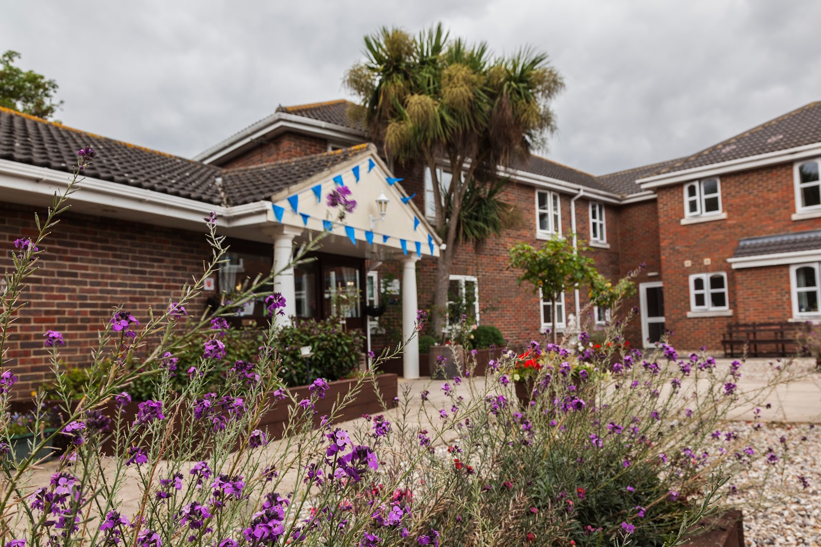 Elizabeth House Care Home | Runwood Homes Senior Living