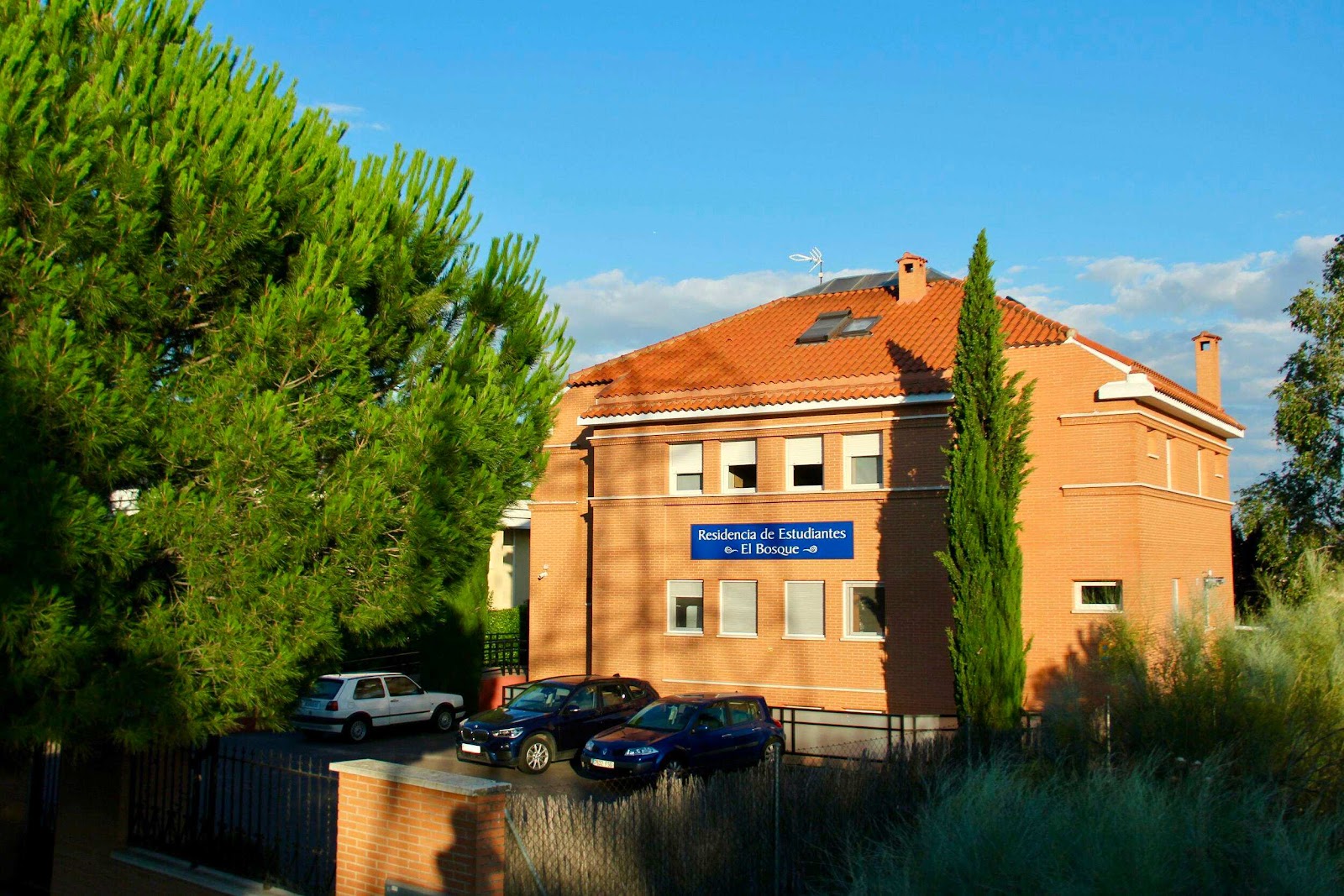 Residencia de Estudiantes "EL BOSQUE"