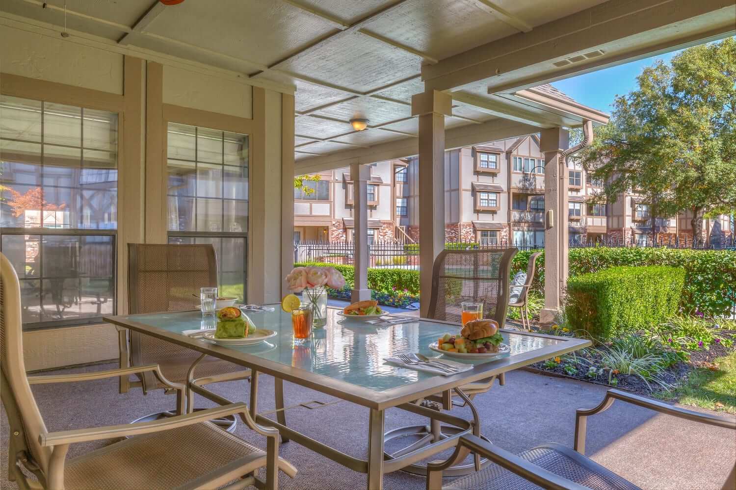 Country Club At Woodland Hills