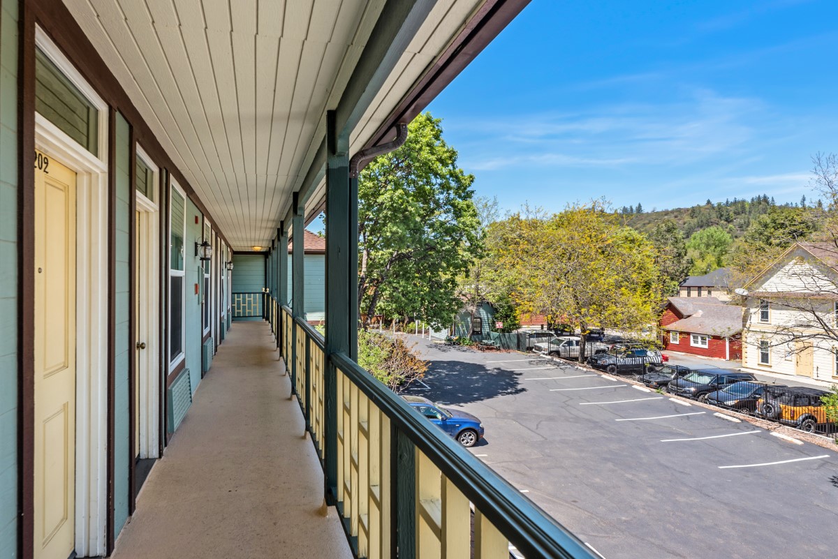 The Julian Lodge
