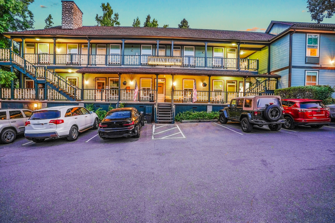 The Julian Lodge