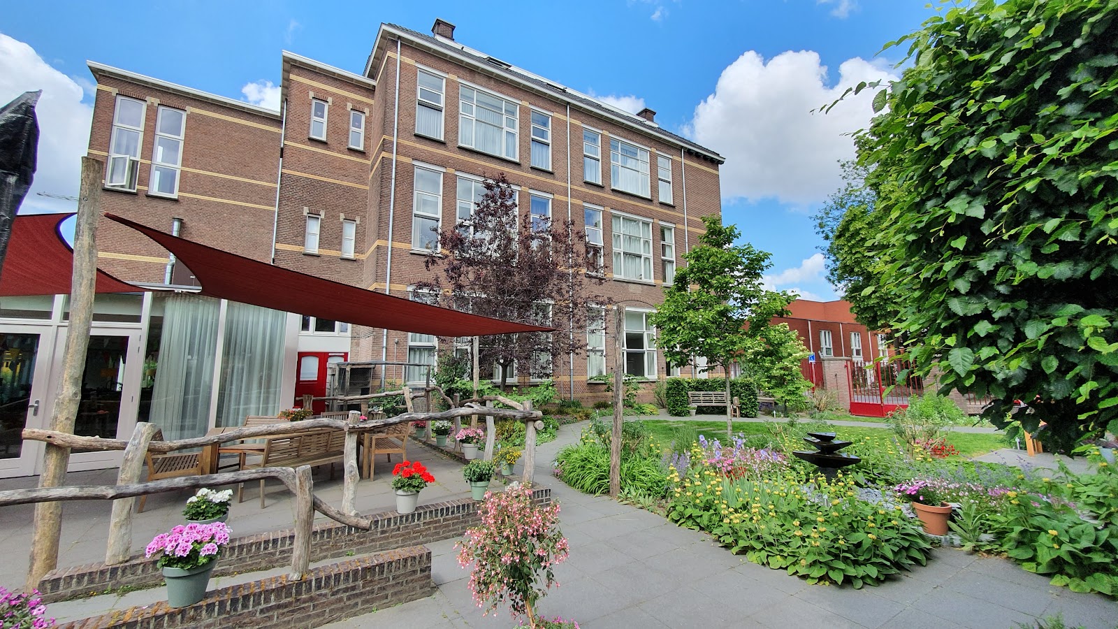 Kleinschalige ouderenzorg - Herbergier Tilburg