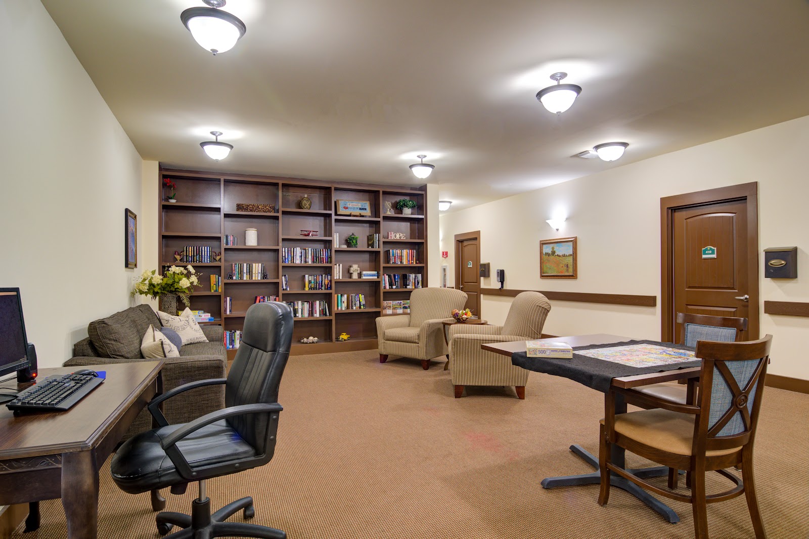 Oaks at Towne Lake (senior living)