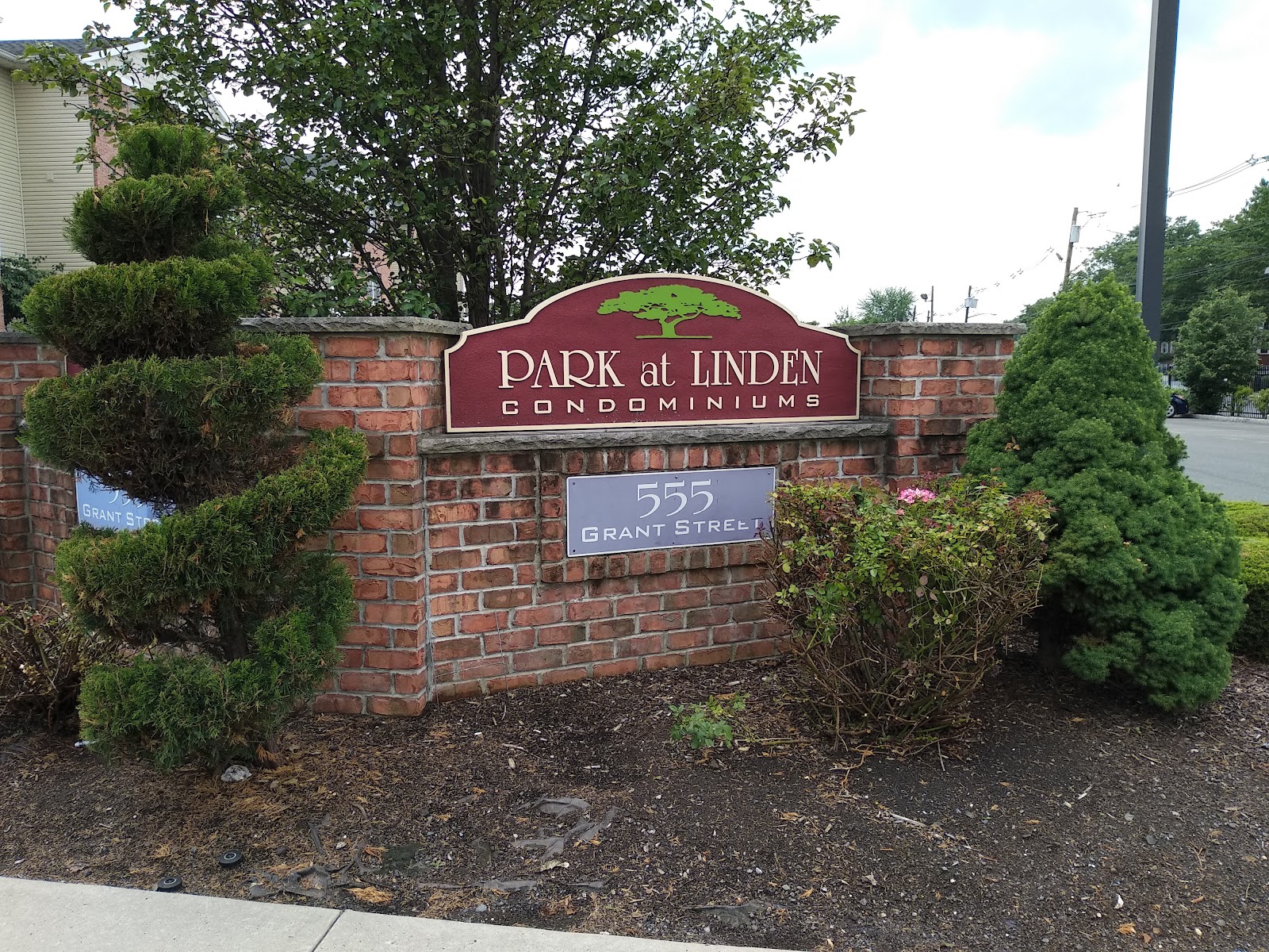 Park At Linden Condominiums
