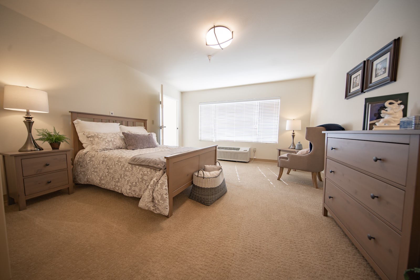 Laurel Cove Community- Assisted Living & Senior Care Community Shoreline