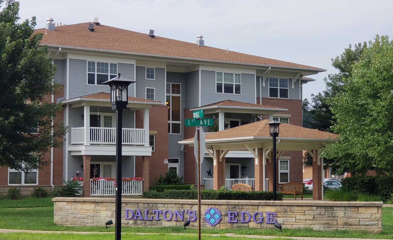 DALTON'S EDGE APARTMENTS