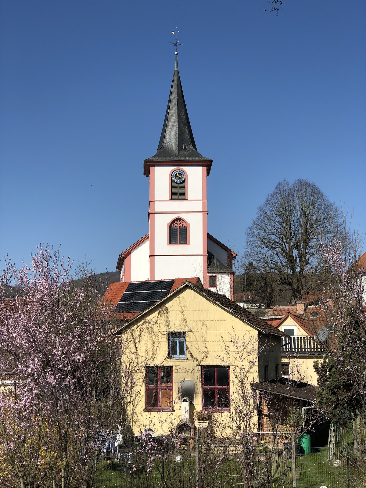 Evangelische Kirche Reichelsheim - Evangelische Michaelsgemeinde Reichelsheim (Odw.)