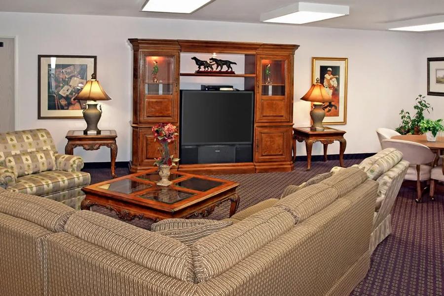 Deepwood Estates by Barclay House