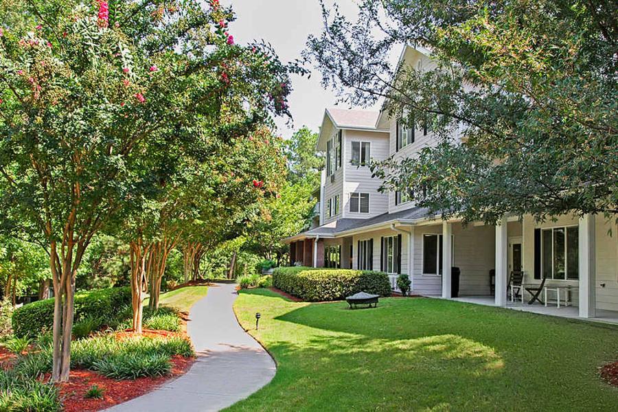Deepwood Estates by Barclay House