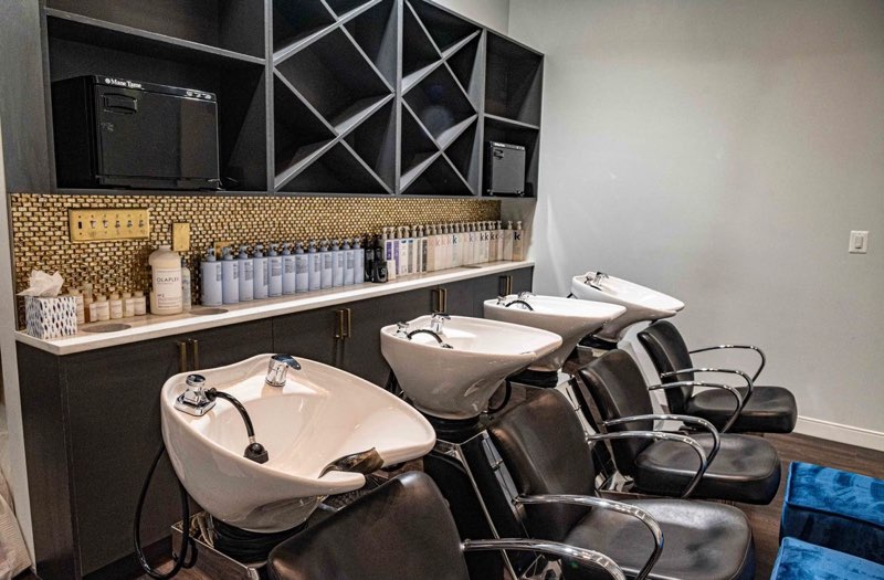 Four Seasons Salon & Med Spa