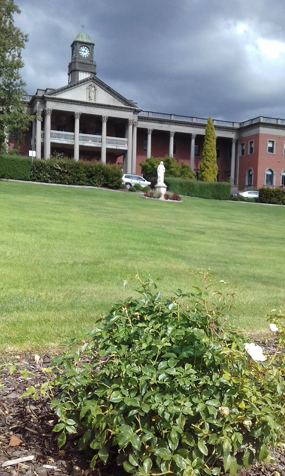 Guilford Young Grove Residential Aged Care Home - Southern Cross Care Tasmania