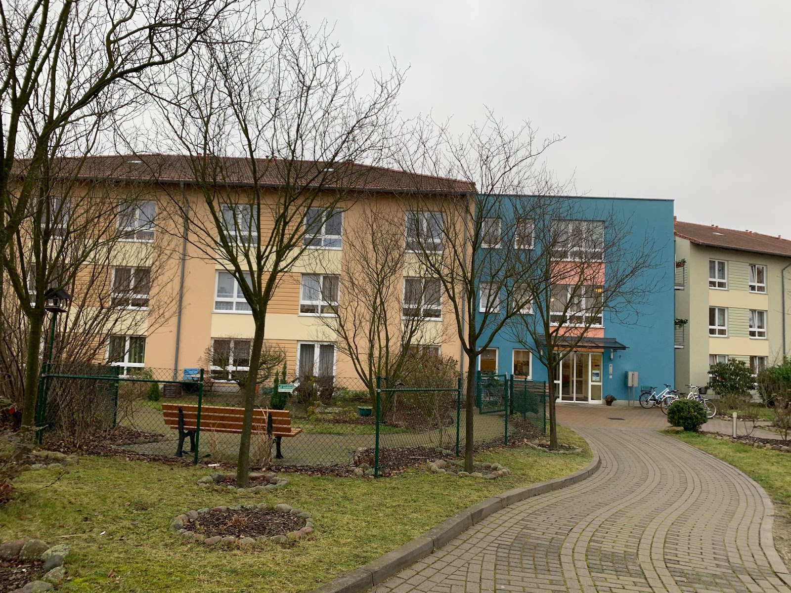 Altenpflegeheim Wohnen "Am Weinberg"