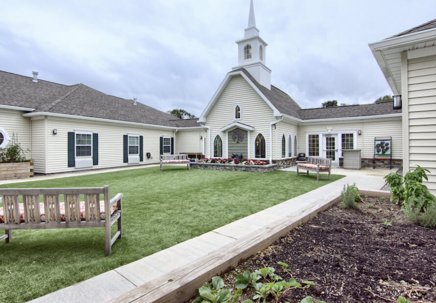Peregrine Senior Living at Onondaga Hill | Memory Care in Syracuse NY