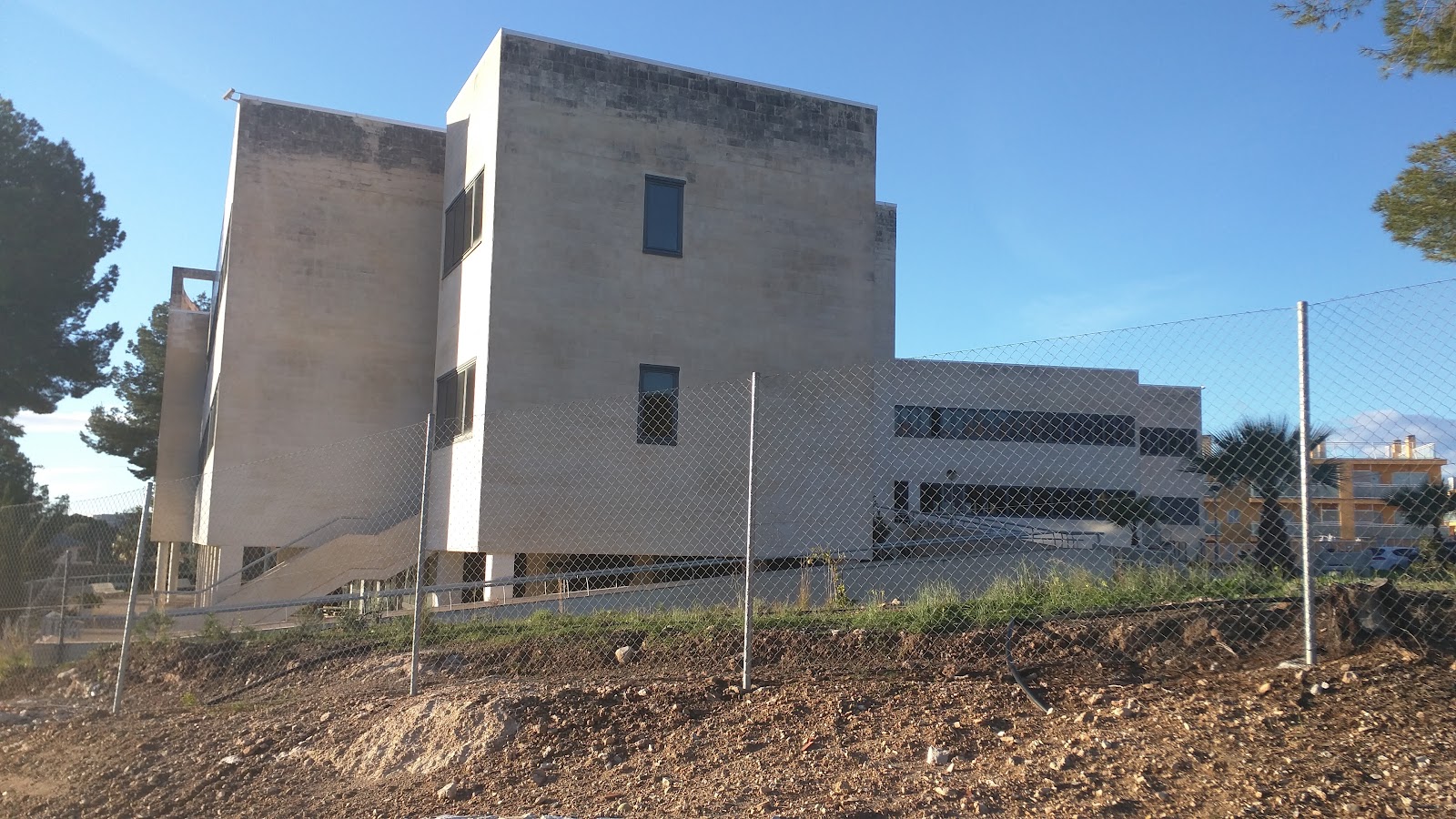 Residencia y centro de día para personas mayores dependientes
