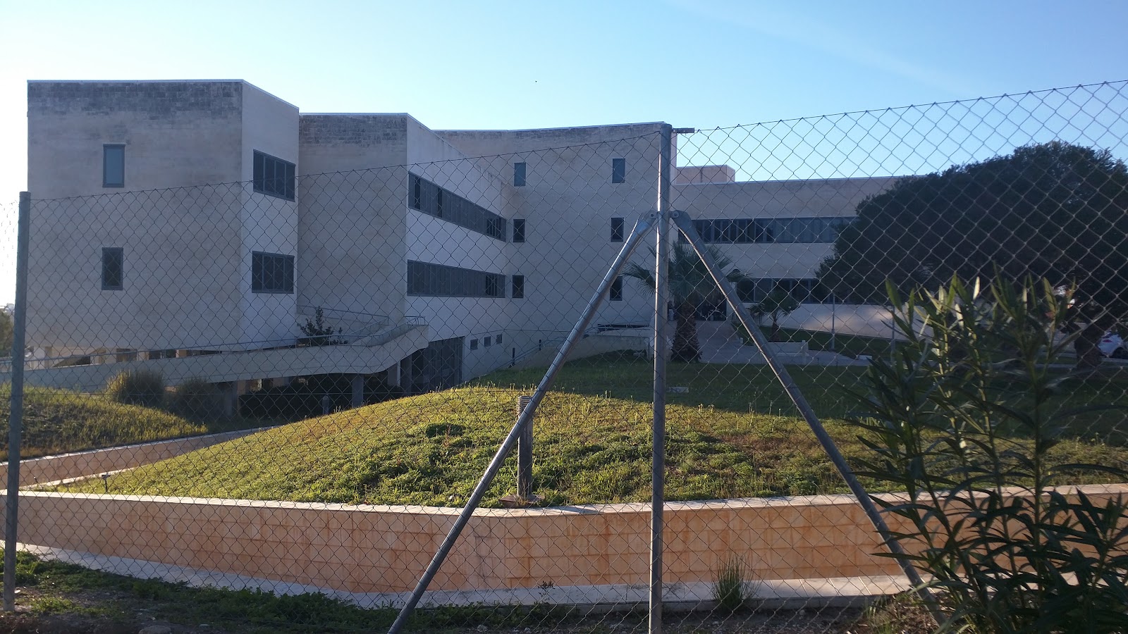 Residencia y centro de día para personas mayores dependientes
