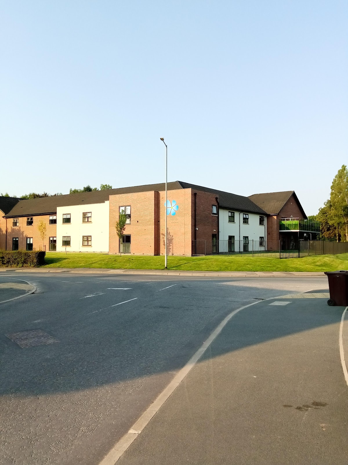 L & M Healthcare Hulton House