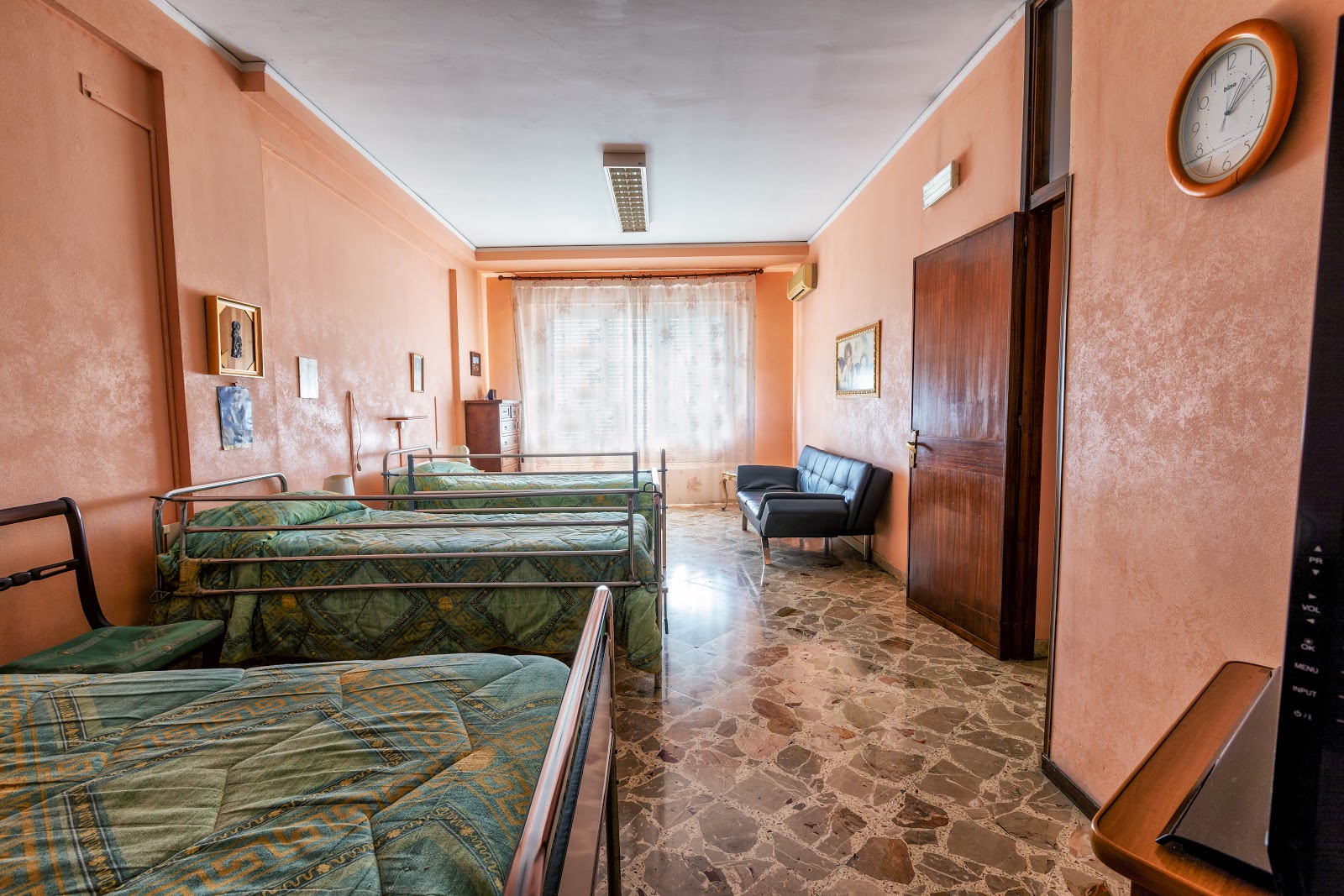 Aurora - Azzurra - Casa Famiglia - Casa di Riposo - Comunità Alloggio x Anziani