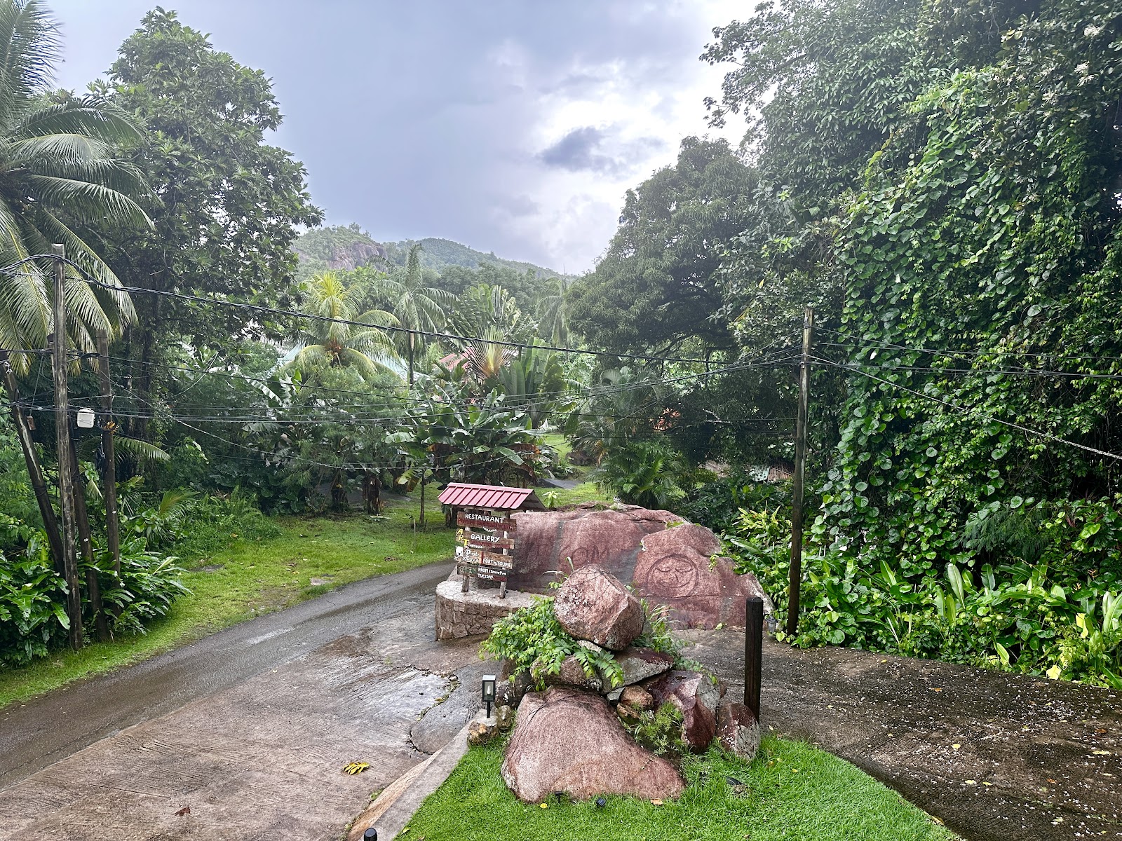 Maria's Rock Cafeteria