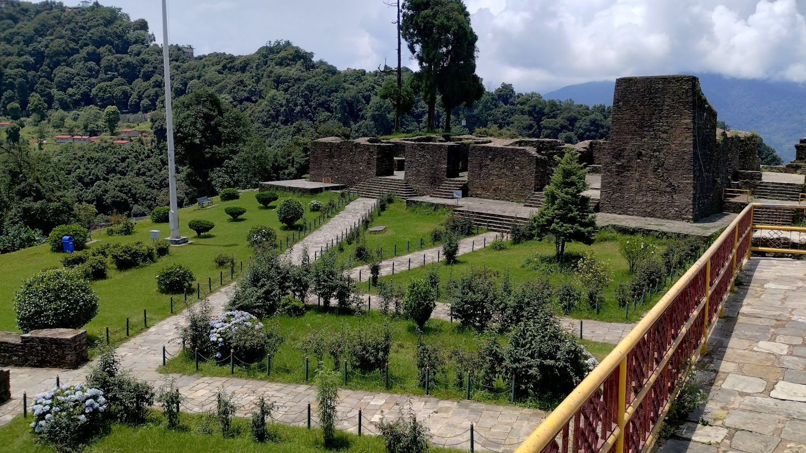 Sidekeong Tulku Bird Park