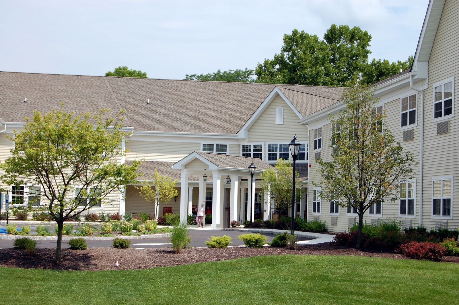 Mira Vie at Brookfield | Assisted Living Belvidere