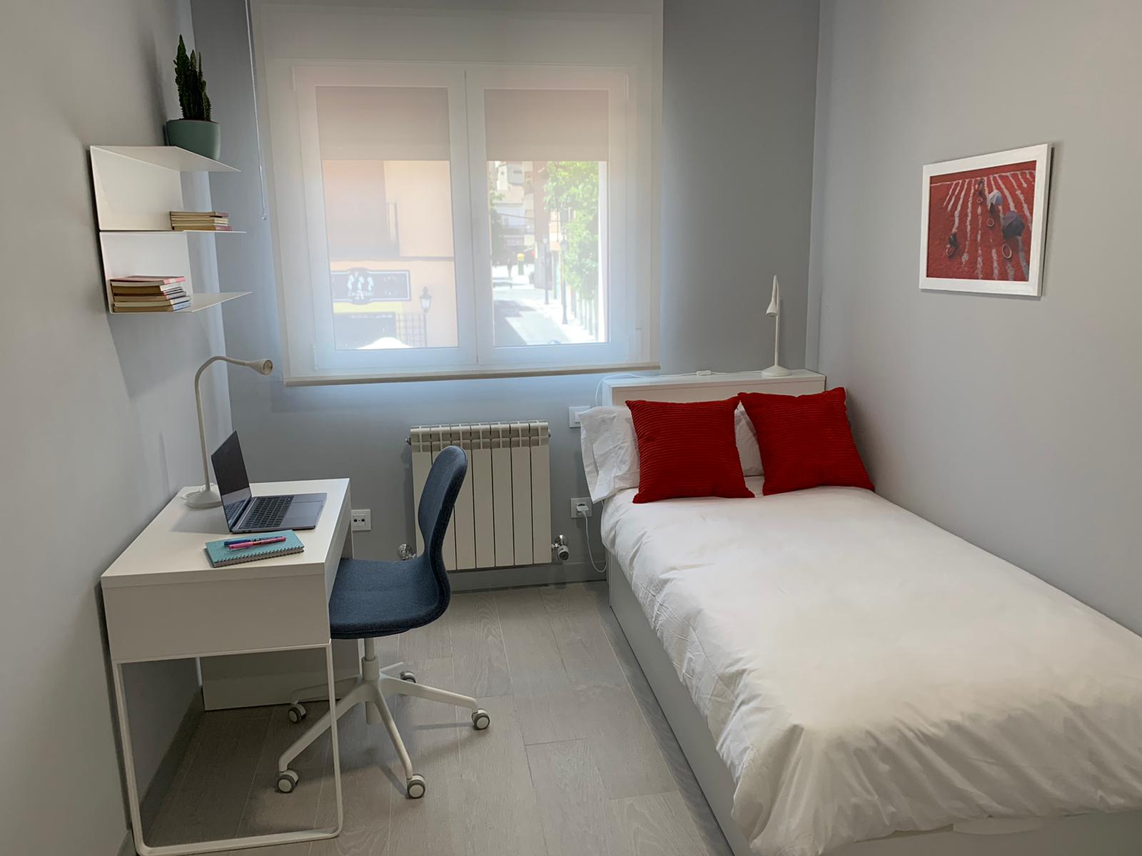 Residencia de Estudiantes Everglow House