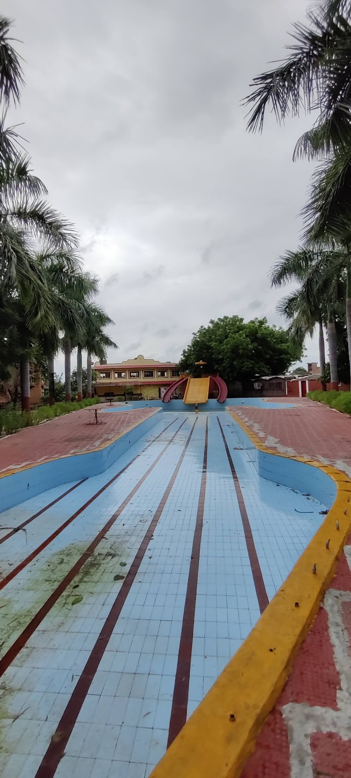 Aastha Health Resort - Old Age Home