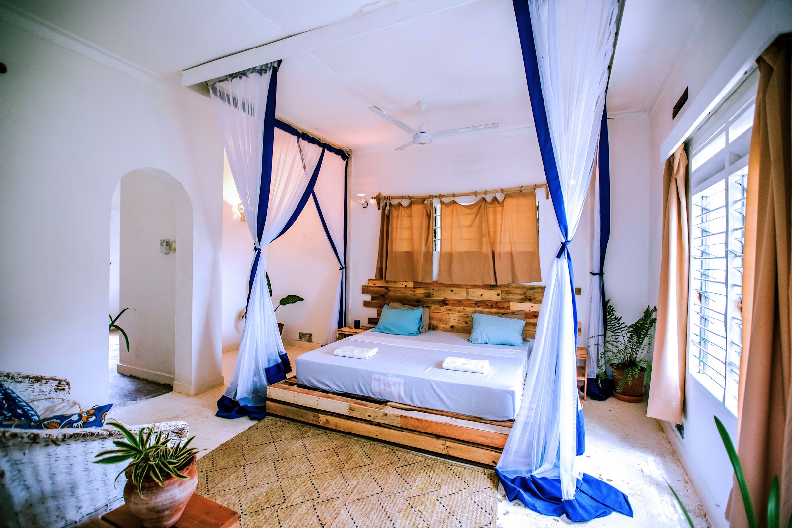 Salty's KiteSurf Village, Beach Bar and Restaurant