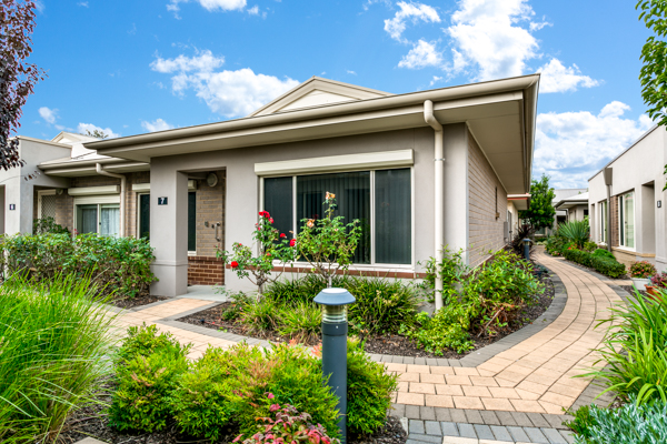 Southern Cross Care Oaklands Park Retirement Living