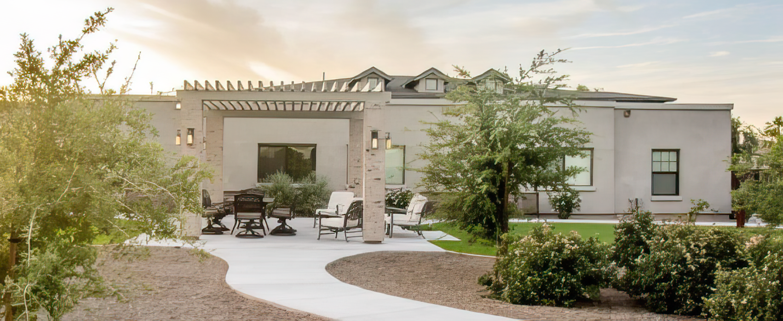Hacienda Del Rey - A View Point Senior Care Community