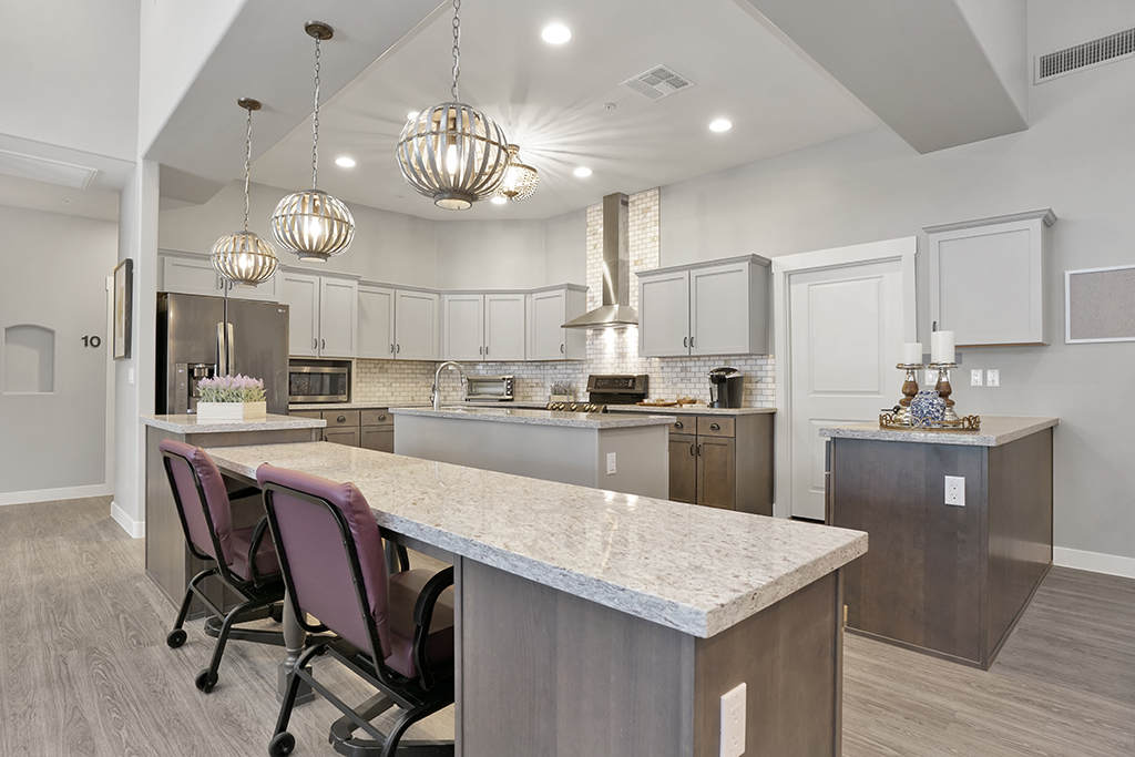 Hacienda Del Rey - A View Point Senior Care Community