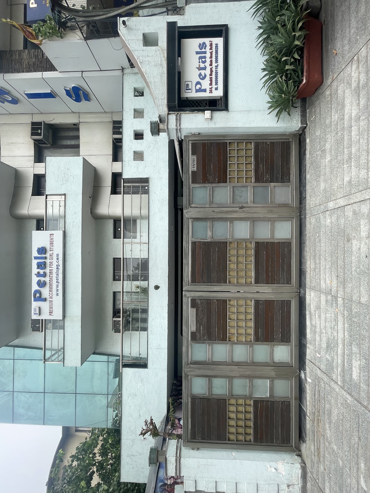 Petals Premium Girls Student Accommodation - Girls PG Accommodation in North Campus (Kamla Nagar)