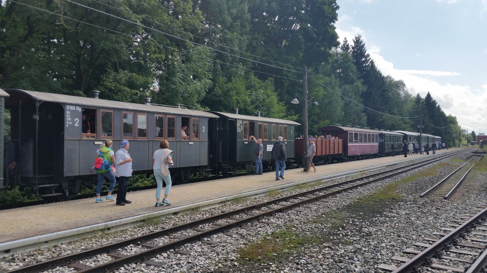 Gemeinde Warthausen, Turn- u. Festhalle
