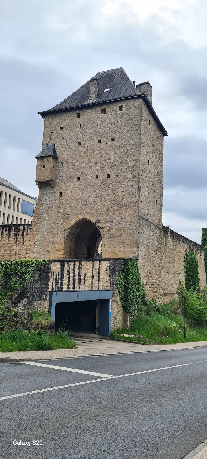 SERVIOR, Op der Rhum