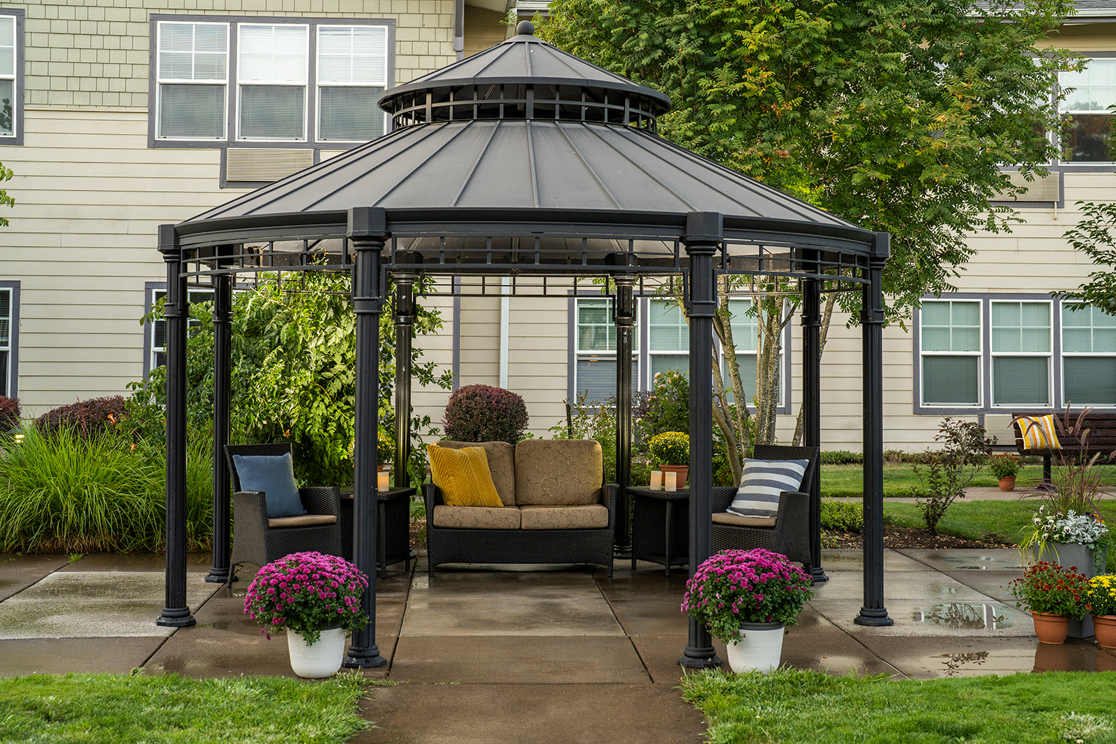 Middlefield Oaks Assisted Living and Memory Care