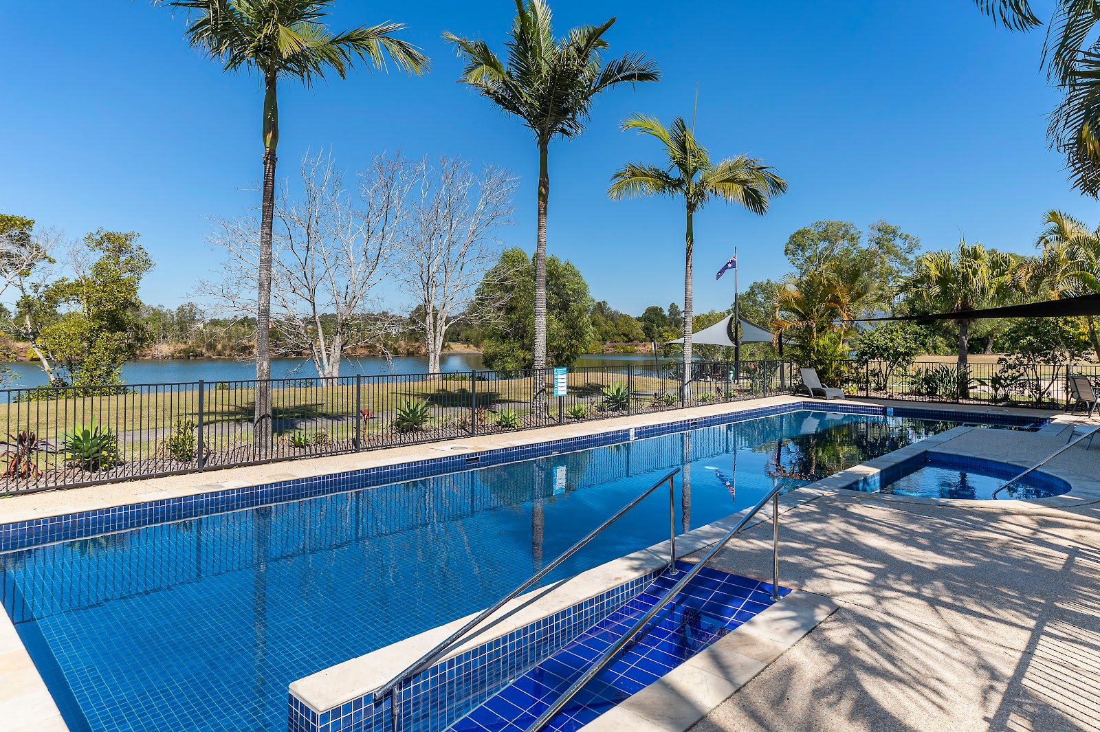 Palm Lake Resort Upper Coomera