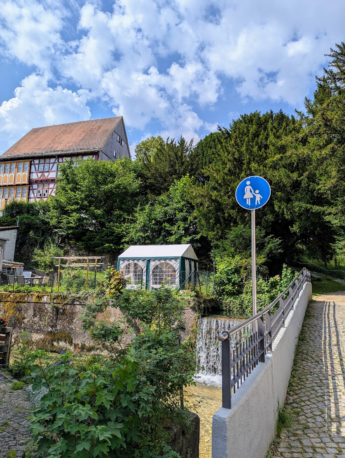Schloss (Schlössle) Oberlenningen