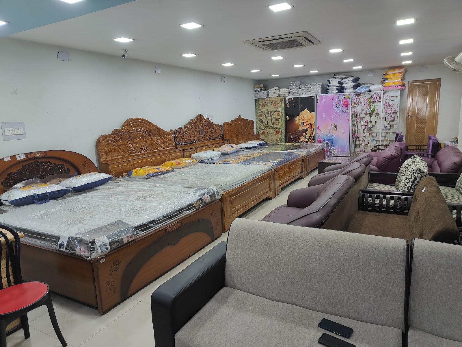 Omm Furniture