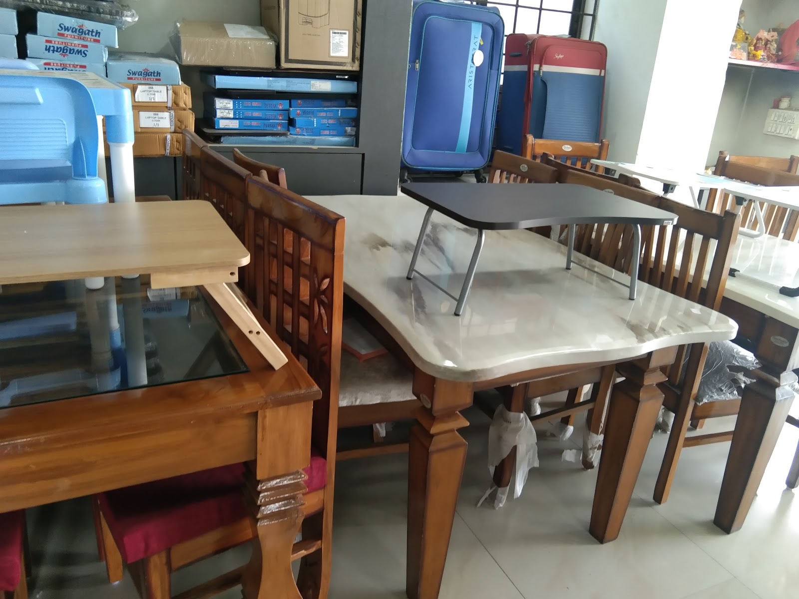 Omm Furniture