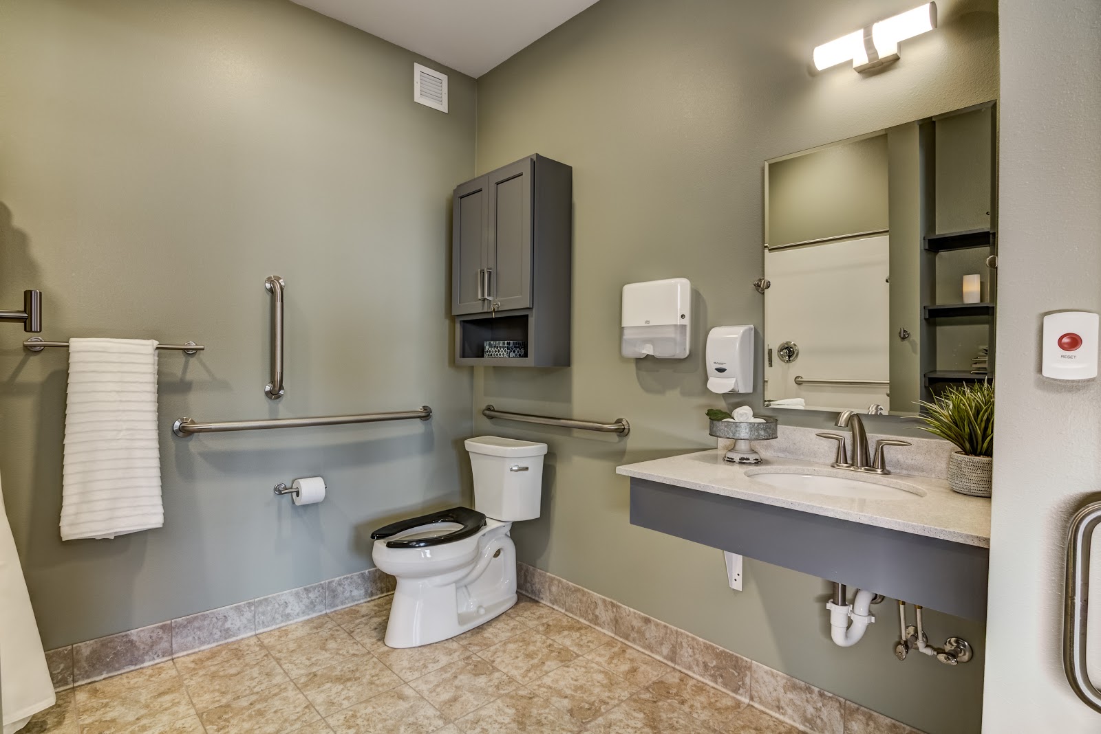 Azura Assisted Living and Memory Care of Brookfield at Mierow Farm
